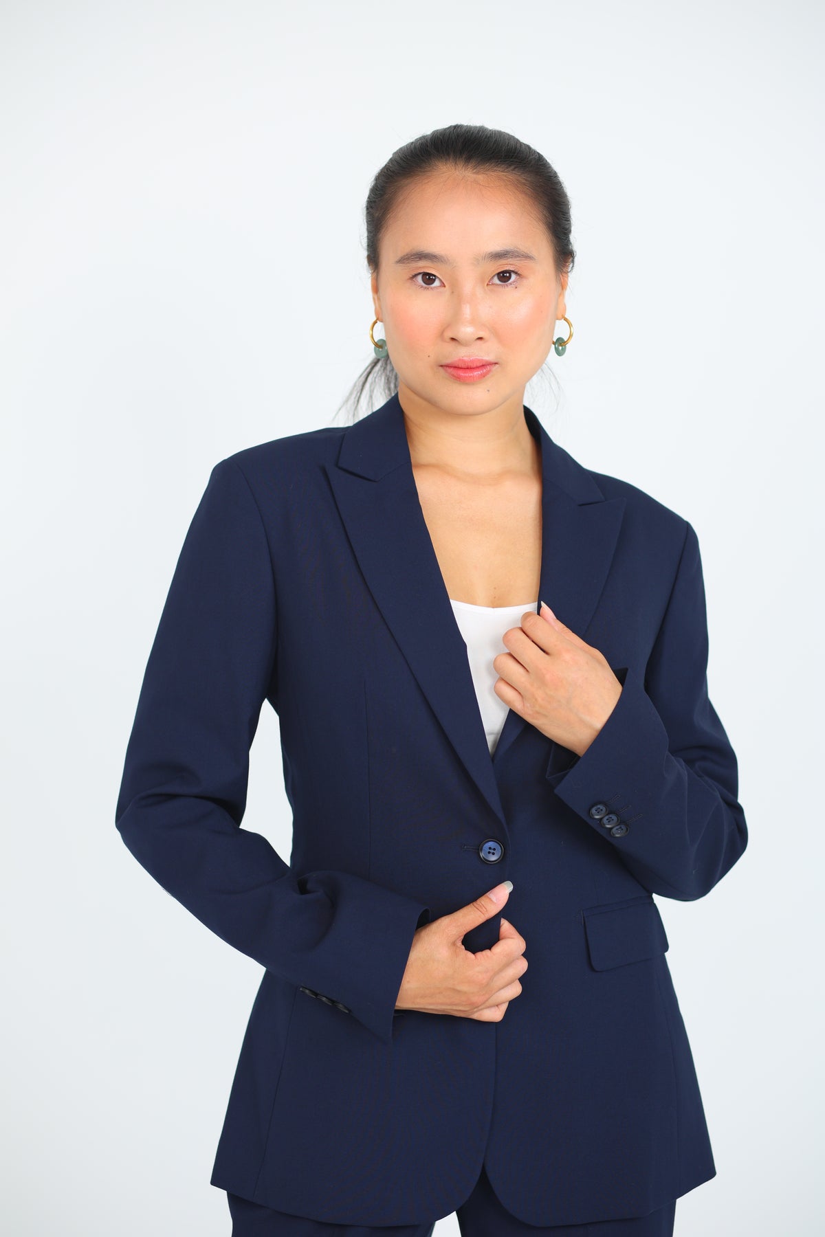 Tailored fit AV1 suit/NAVY Blue