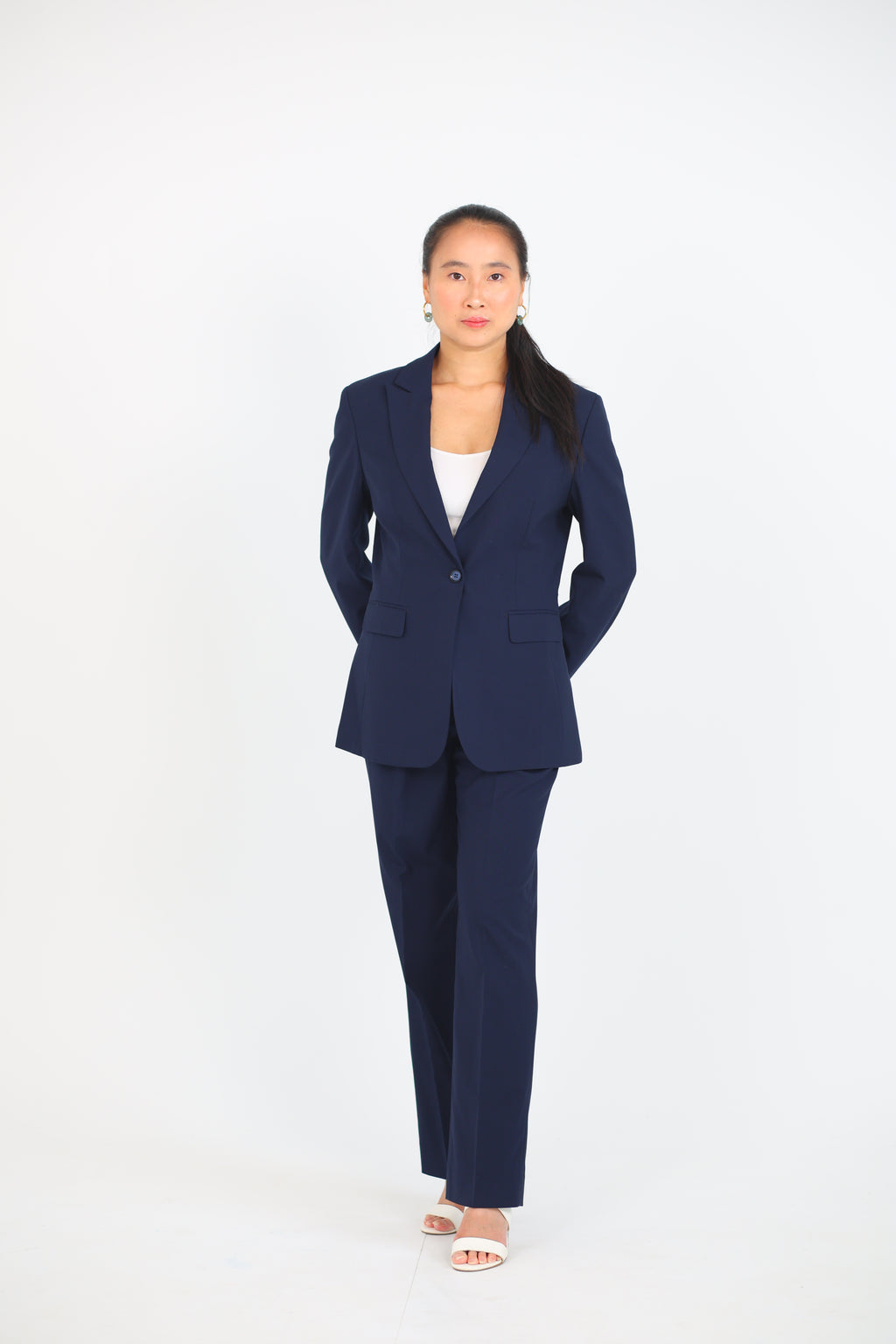 Tailored fit AV1 suit/NAVY Blue