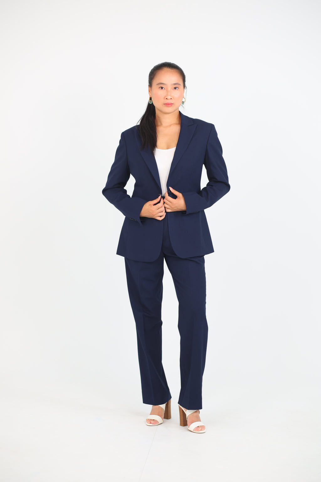 Tailored fit AV1 suit/NAVY Blue