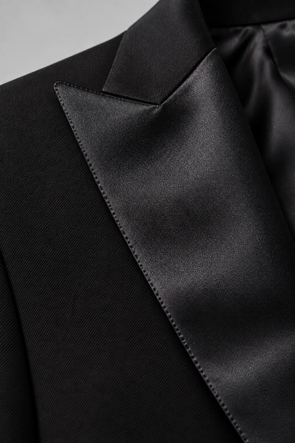 Tailored fit AV1 suit Black- (pure S150’ wool)