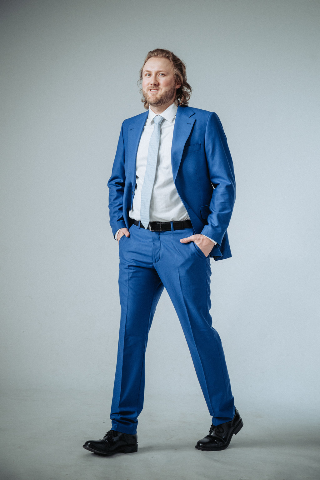 Tailored fit AV1 (pure S150’ wool) suit LIGHT BLUE