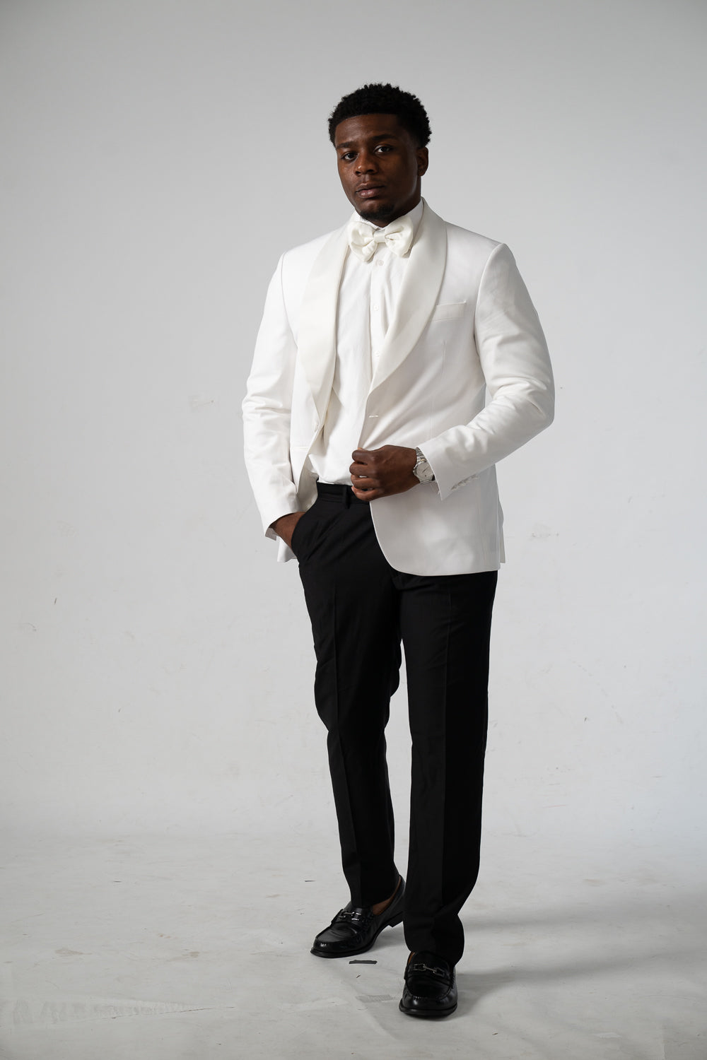 Tailored fit AV1 suit/ WHITE